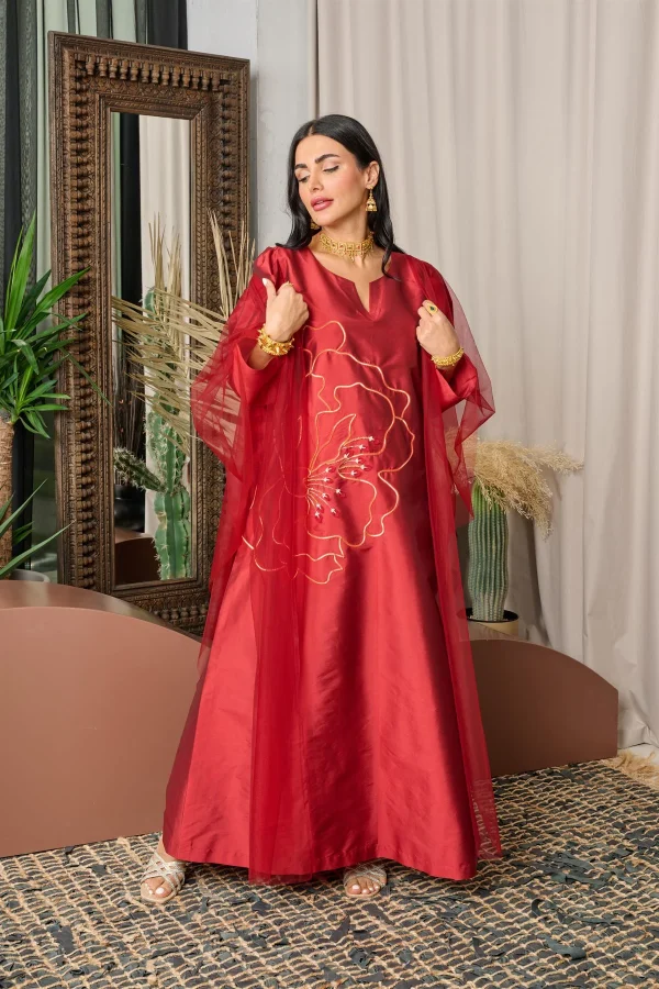 Layali Tlli, Adult
